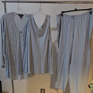 Elegant Women's Light Blue Pantsuit